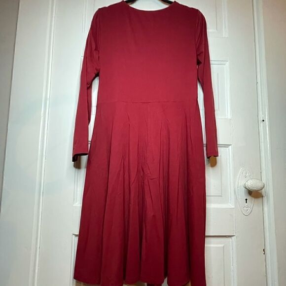Red Cotton Long Sleeve Plus Size V Neck Dress - Picture 8 of 14